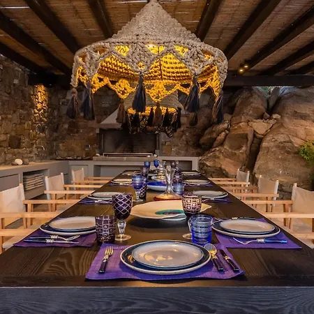 Willa Macaro With Direct Access